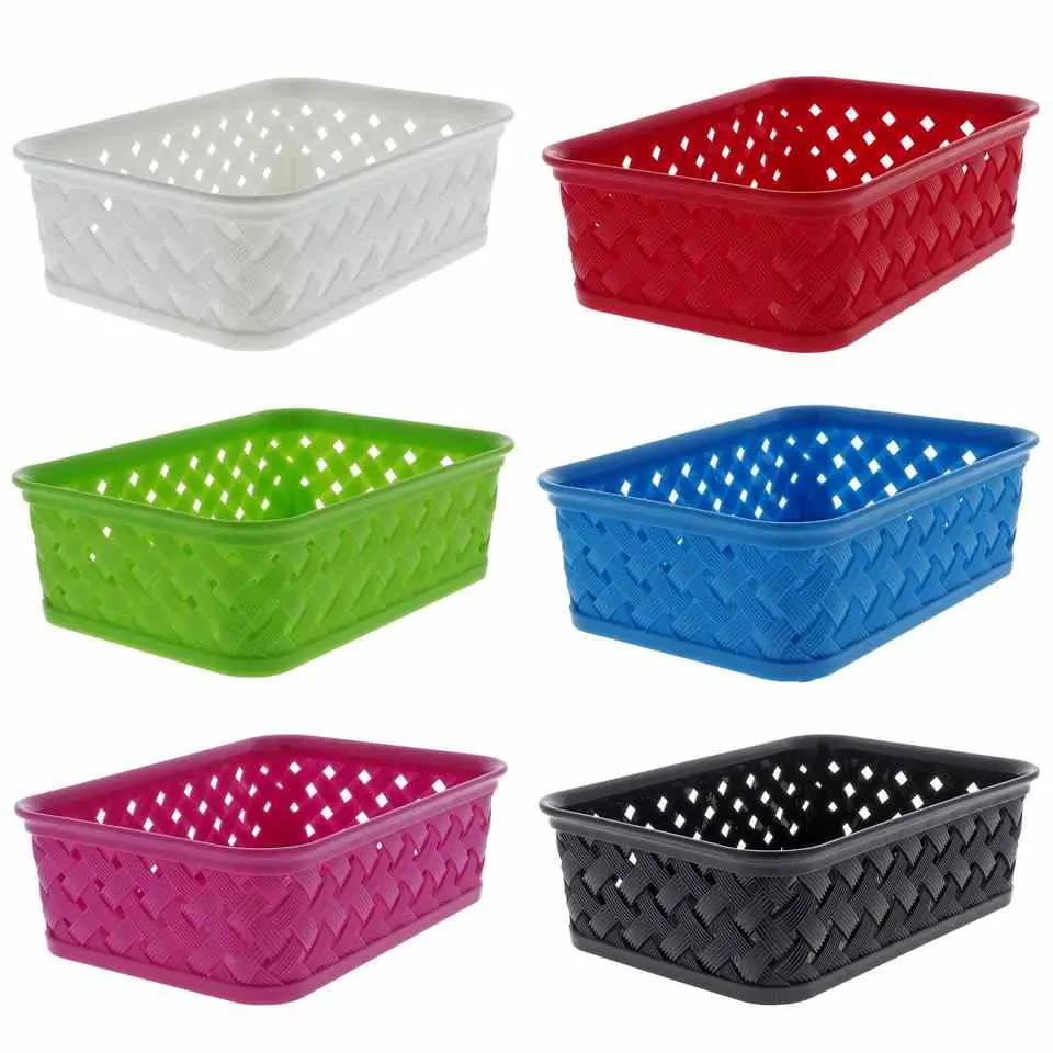 Petit panier en plastique tressé - Caisse de 24 | Dollarama