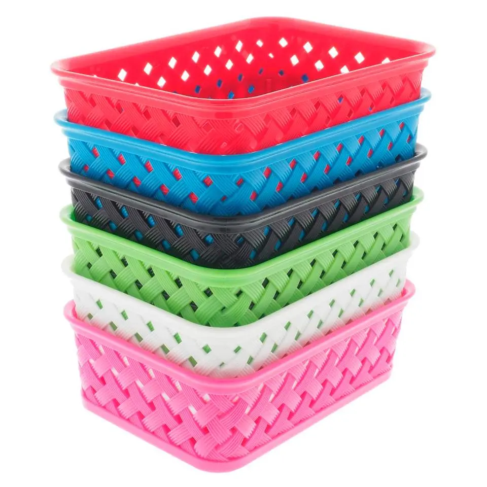 Petit panier en plastique tressé - Caisse de 24 | Dollarama